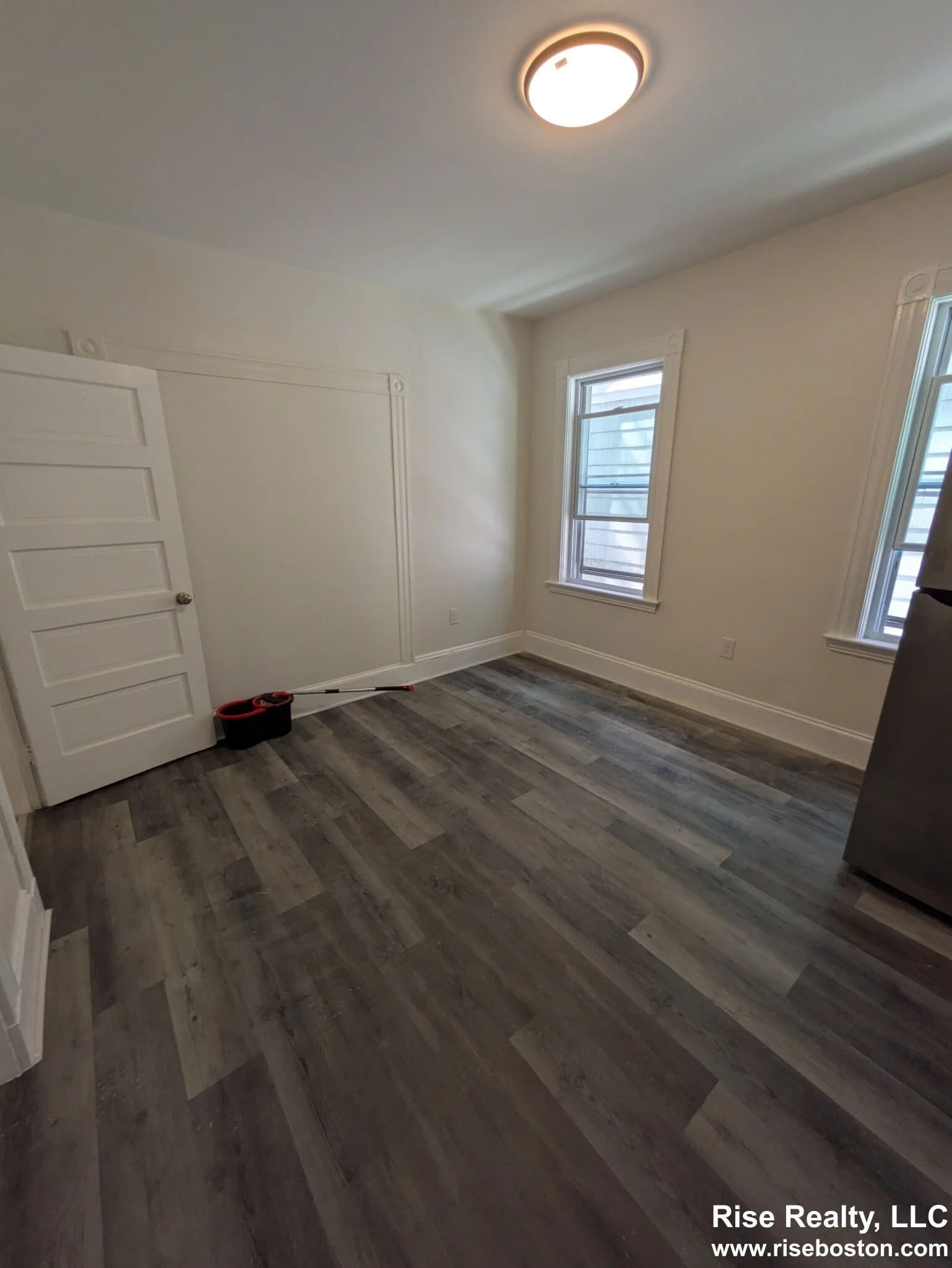 3 bed, 1 bath apartment for rent at 33 Hancock St Unit 3, Riverside — photo 14 of 15