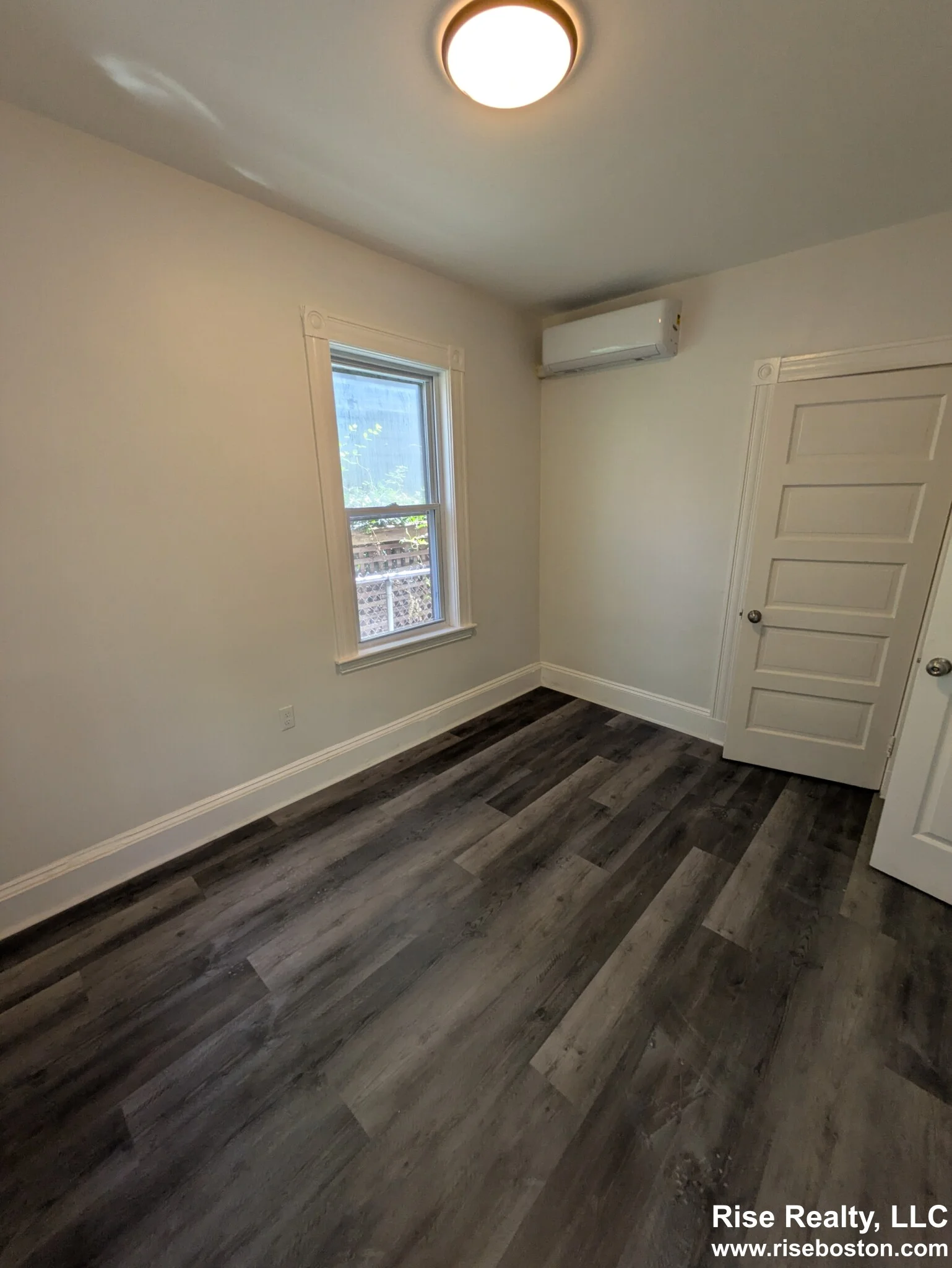 3 bed, 1 bath apartment for rent at 33 Hancock St Unit 3, Riverside — photo 12 of 15