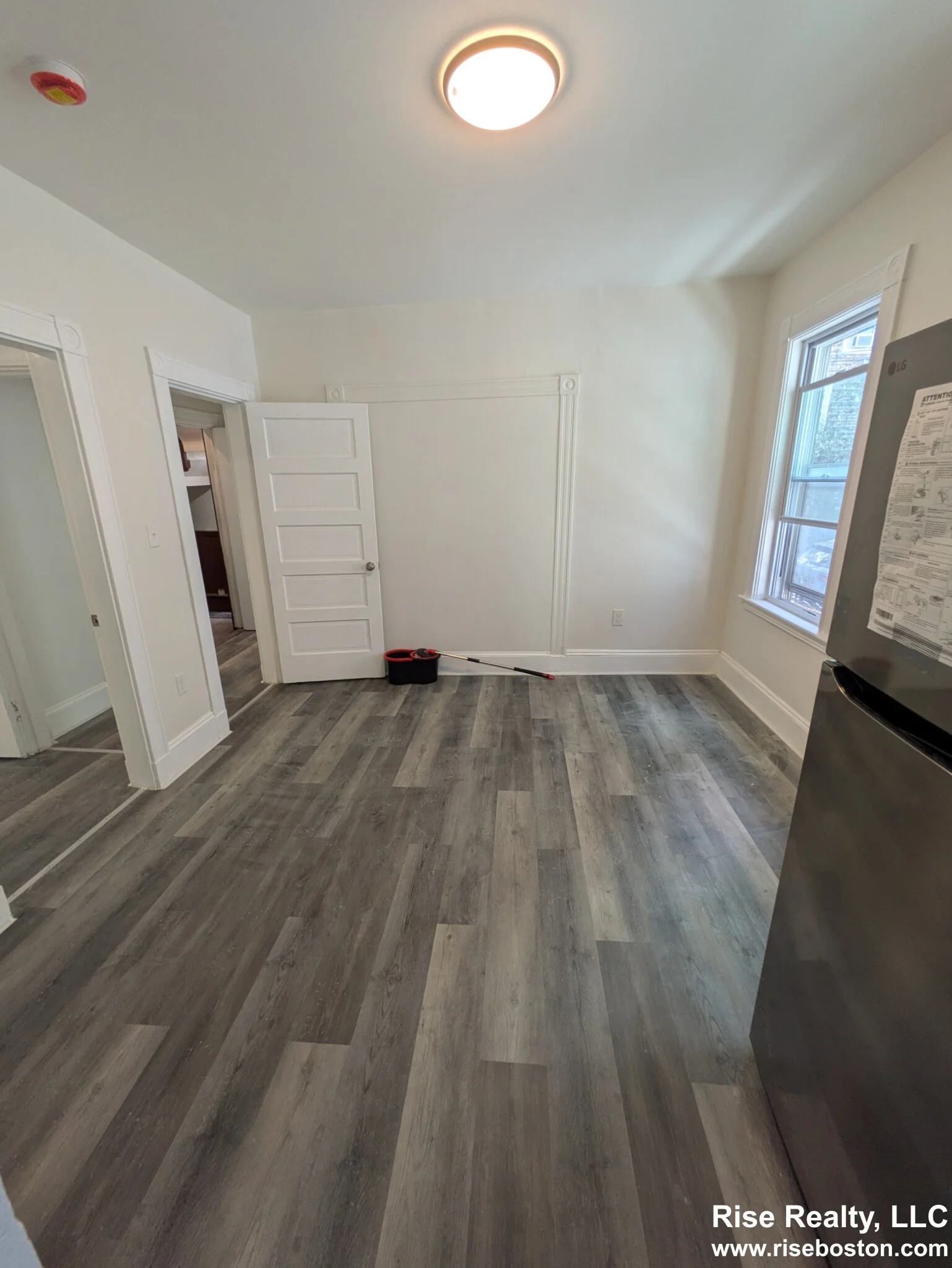 3 bed, 1 bath apartment for rent at 33 Hancock St Unit 3, Riverside — photo 13 of 15