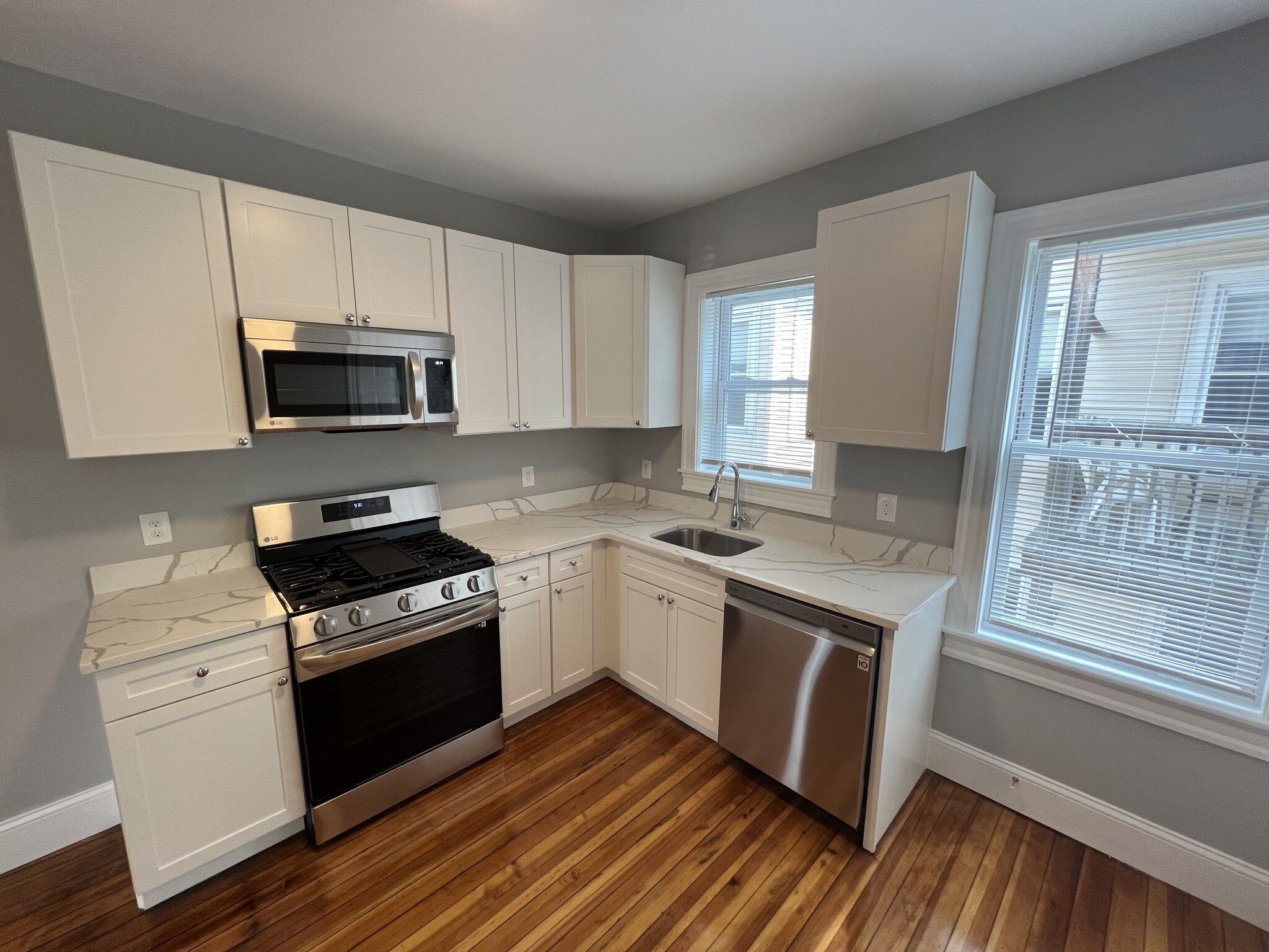 4 bed, 2 bath apartment for rent at 33 Hancock St Unit 3A, Spring Hill — photo 3 of 17