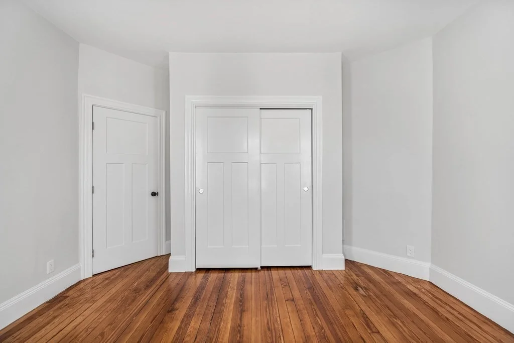 4 bed, 2 bath apartment for rent at 33 Harbor View St Unit 1, Dorchester — photo 6 of 12