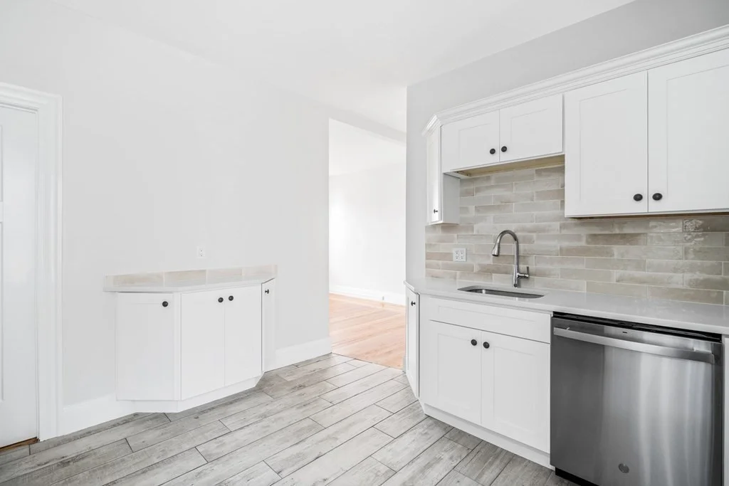 4 bed, 2 bath apartment for rent at 33 Harbor View St Unit 2, Dorchester — photo 4 of 12