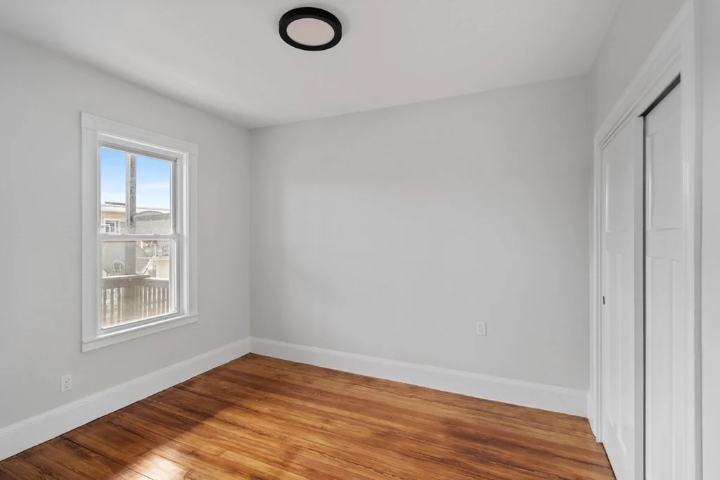 4 bed, 2 bath apartment for rent at 33 Harbor View St Unit 2, Dorchester — photo 9 of 12