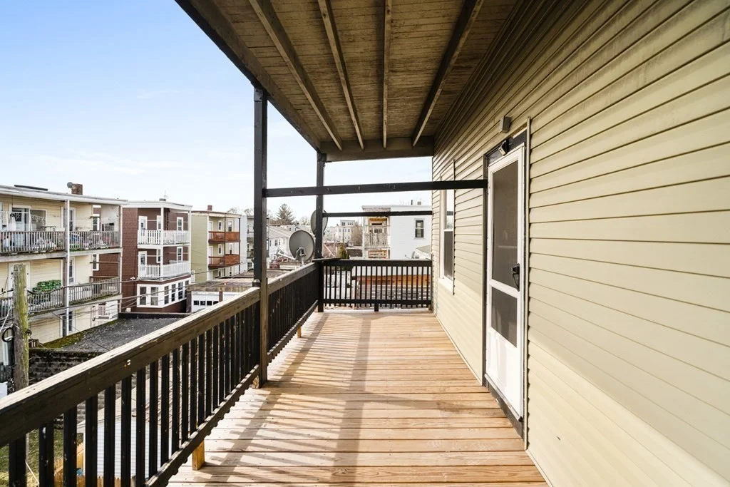 4 bed, 2 bath apartment for rent at 33 Harbor View St Unit 2, Dorchester — photo 11 of 12