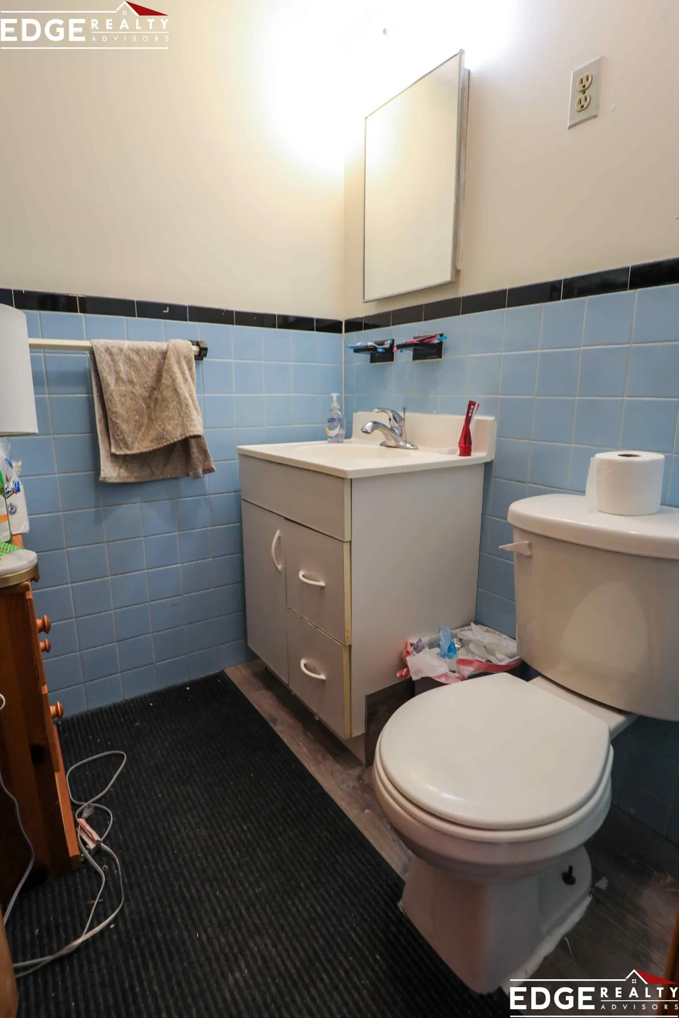 4 bed, 1.5 bath apartment for rent at 33 Higgins St Unit 1, Allston — photo 6 of 9