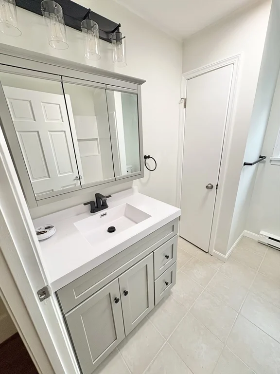 2 bed, 1 bath apartment for rent at 33 Home Unit A, Beverly — photo 7 of 12