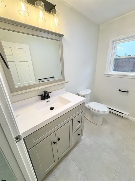2 bed, 1 bath apartment for rent at 33 Home Unit A, Beverly — photo 3 of 12