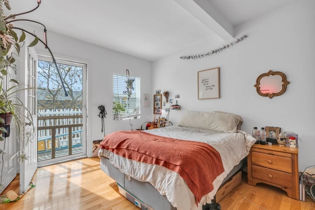 1 bed, 1 bath apartment for rent at 33 I St Unit 3A, South Boston — photo 1 of 12