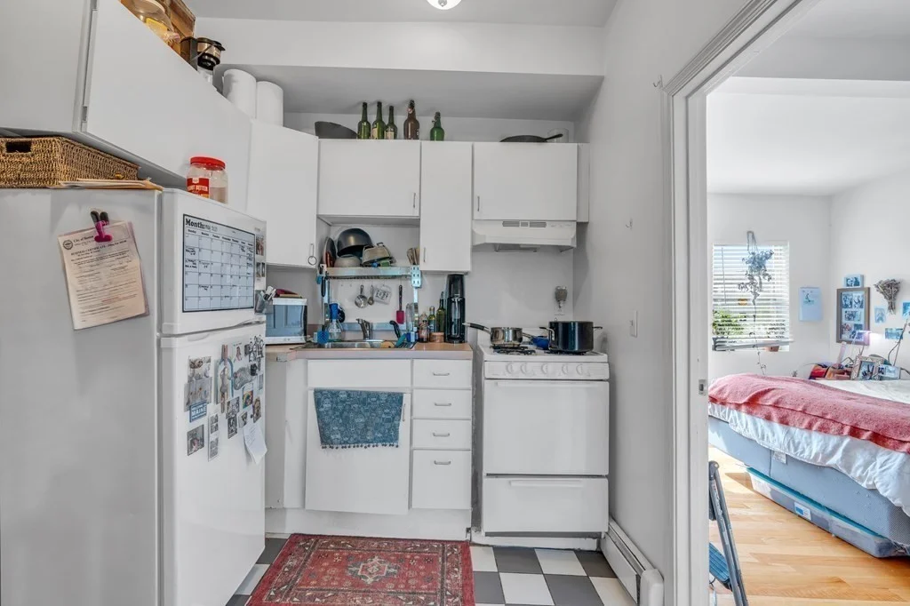 1 bed, 1 bath apartment for rent at 33 I St Unit 3A, South Boston — photo 4 of 12