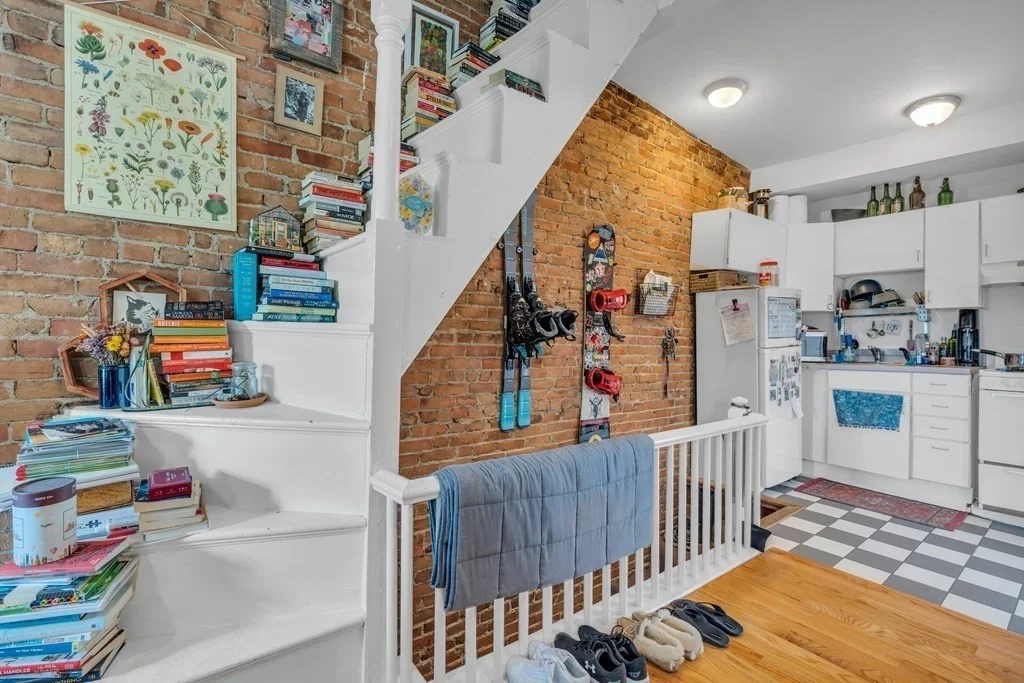 1 bed, 1 bath apartment for rent at 33 I St Unit 3A, South Boston — photo 3 of 12