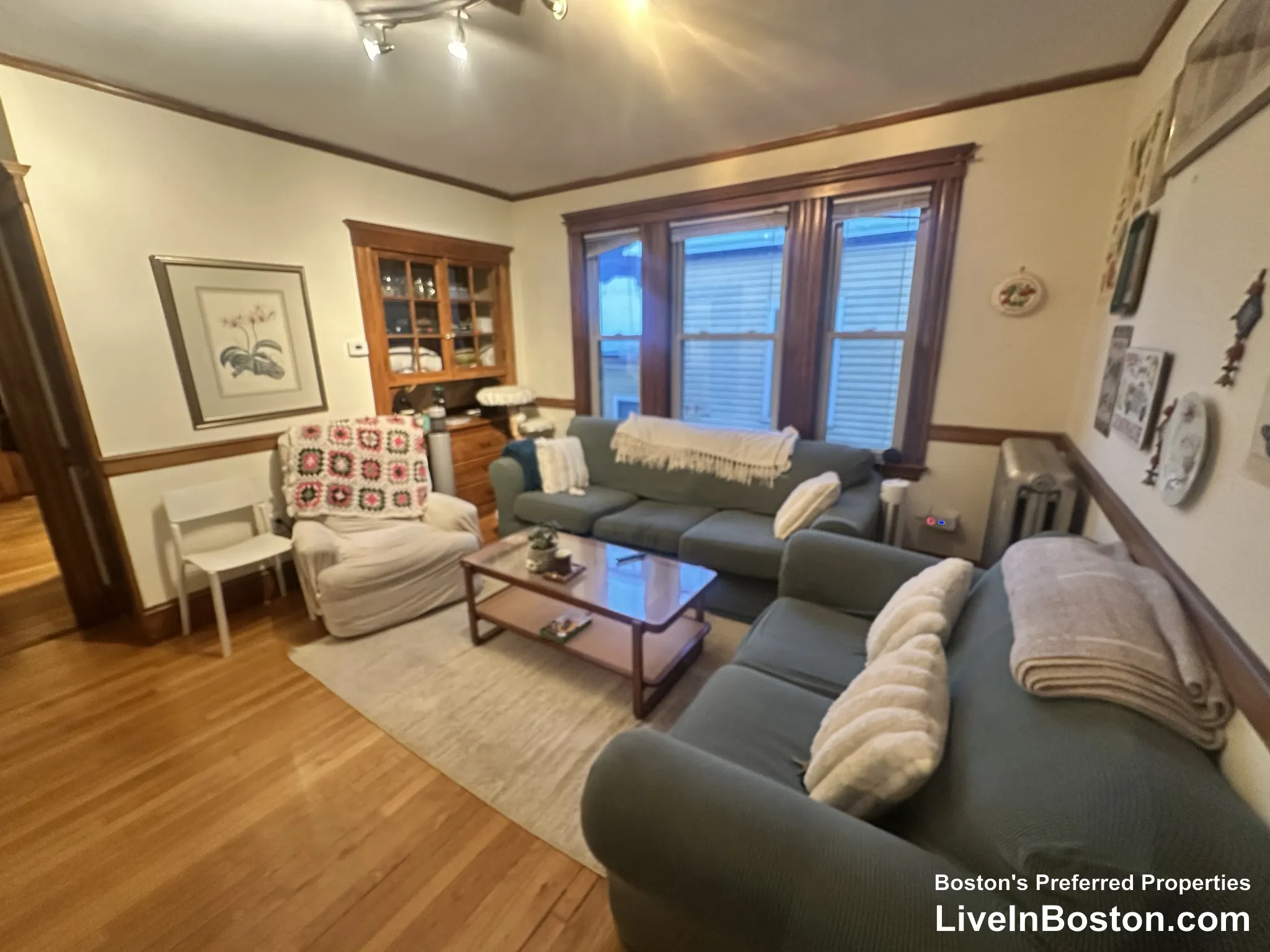 5 bed, 2 bath apartment for rent at 33 Iroquois St Unit 2, Mission Hill