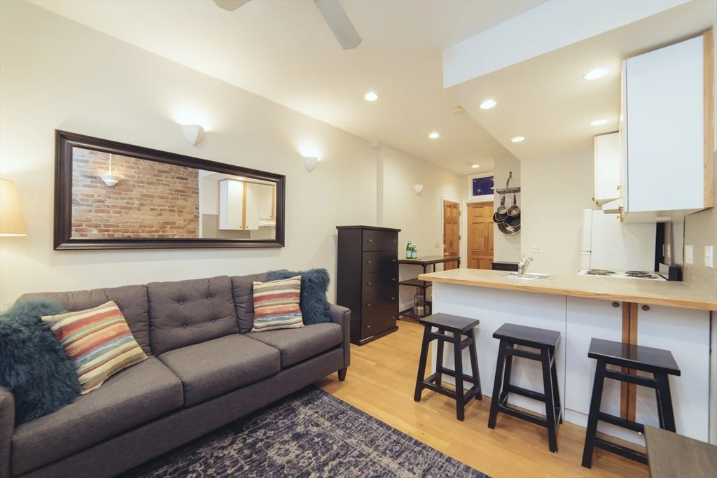 1 bed, 1 bath apartment for rent at 33 Irving Unit 2, Beacon Hill