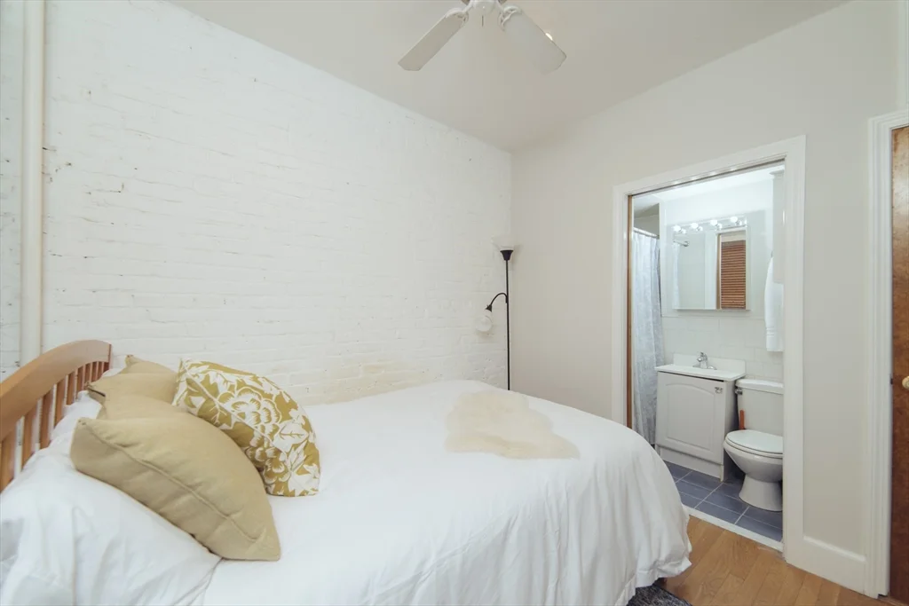 1 bed, 1 bath apartment for rent at 33 Irving Unit 2, Beacon Hill — photo 6 of 8