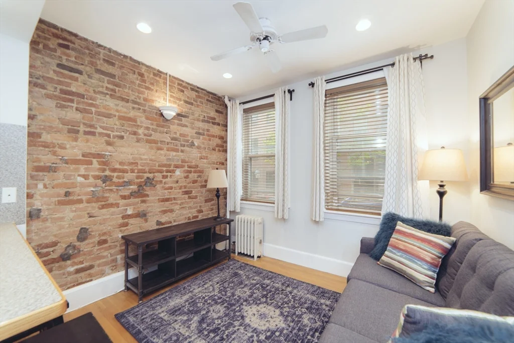 1 bed, 1 bath apartment for rent at 33 Irving Unit 2, Beacon Hill — photo 3 of 8
