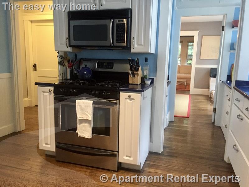 2 bed, 1 bath apartment for rent at 33 Irvington Rd, Tufts — photo 6 of 15