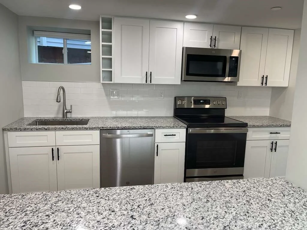 1 bed, 1 bath apartment for rent at 33 Jackson Ave Unit 1R, Everett — photo 1 of 12