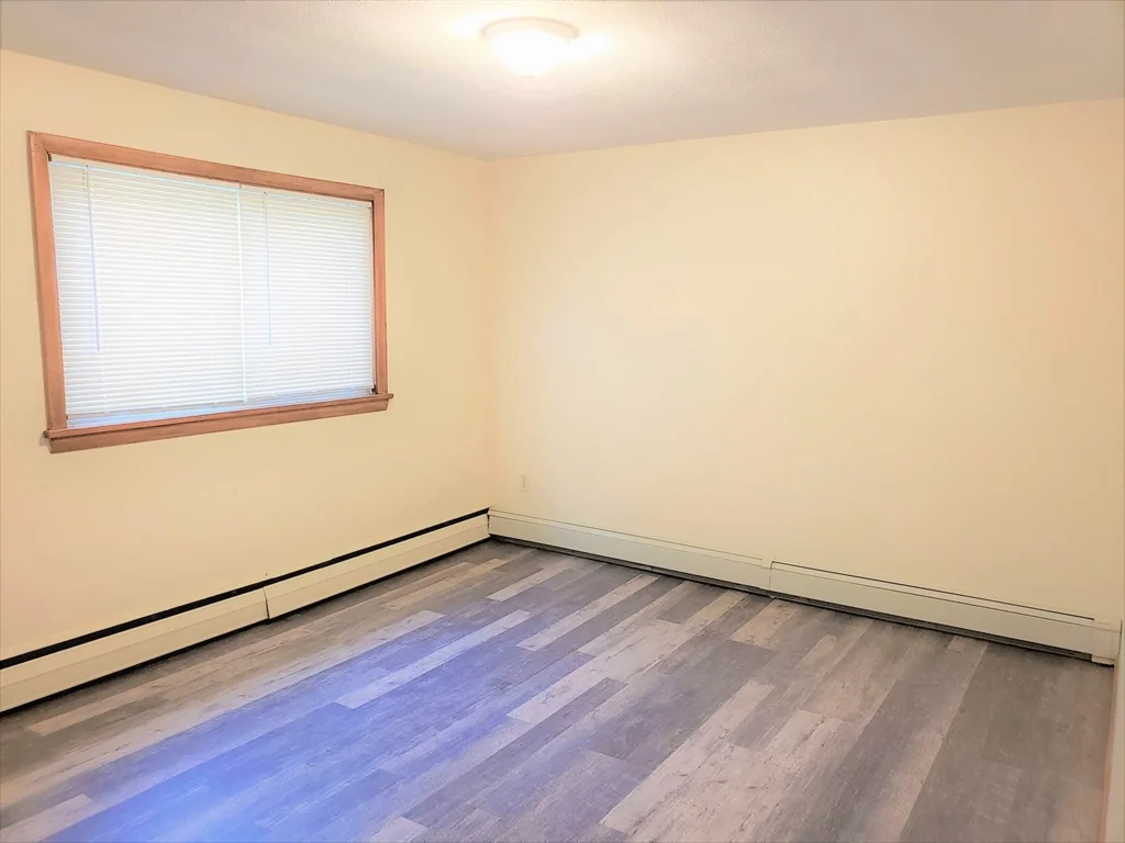 2 bed, 1 bath apartment for rent at 33 Jacqueline Rd Unit A, Waltham — photo 8 of 12