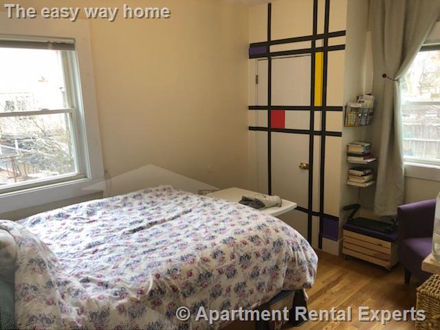 3 bed, 1 bath apartment for rent at 33 Jay St Unit 1, Davis Square — photo 5 of 8