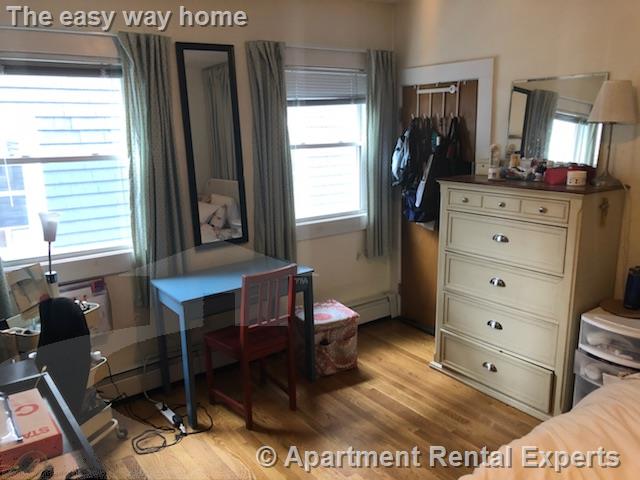 3 bed, 1 bath apartment for rent at 33 Jay St Unit 1, Davis Square — photo 3 of 8