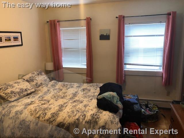 3 bed, 1 bath apartment for rent at 33 Jay St Unit 1, Davis Square — photo 4 of 8