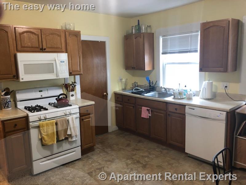 3 bed, 1 bath apartment for rent at 33 Jay St Unit 1, Davis Square — photo 1 of 8