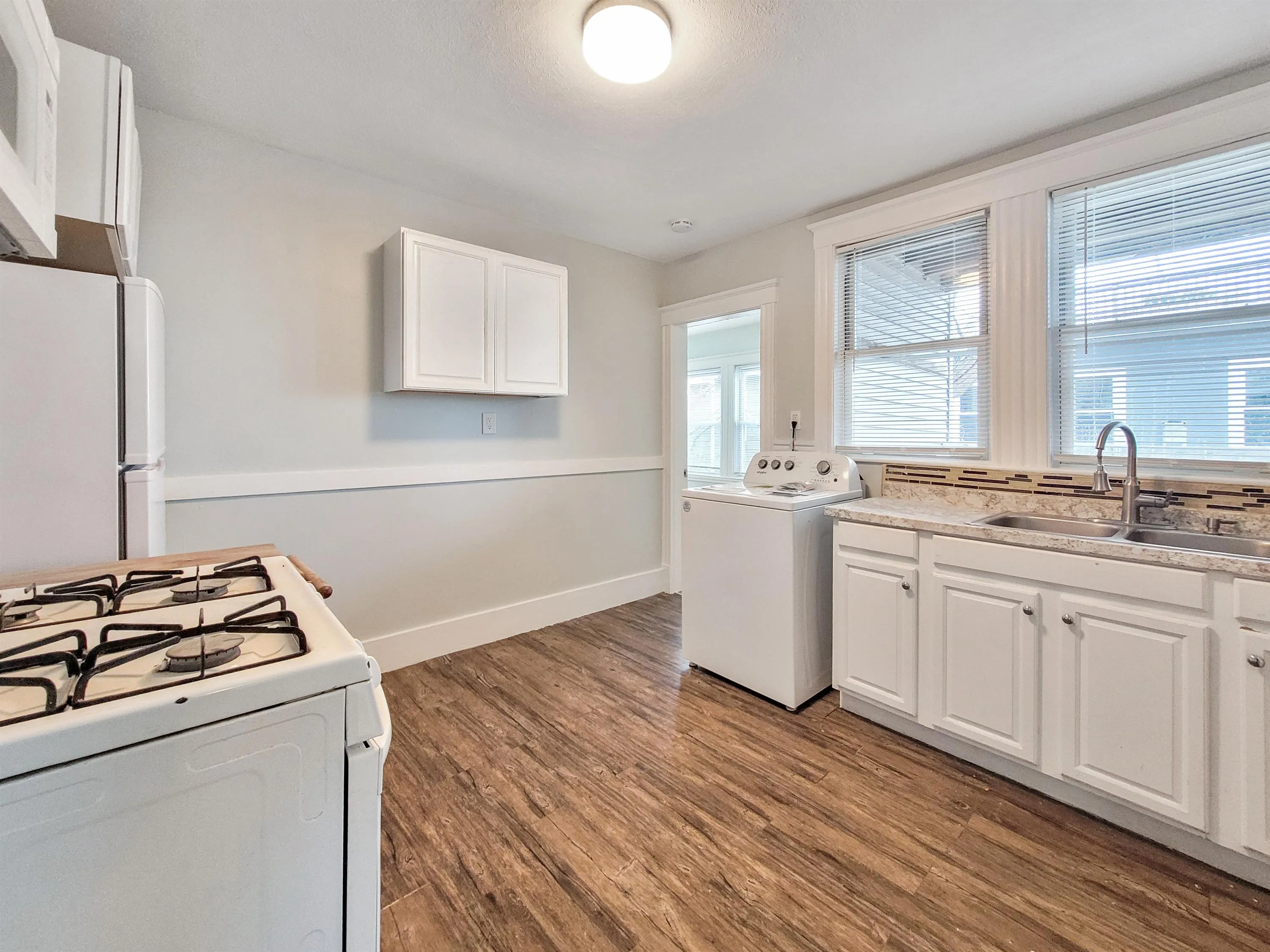 5 bed, 1.5 bath apartment for rent at 33 Juniper St Unit 1, Roxbury — photo 8 of 11