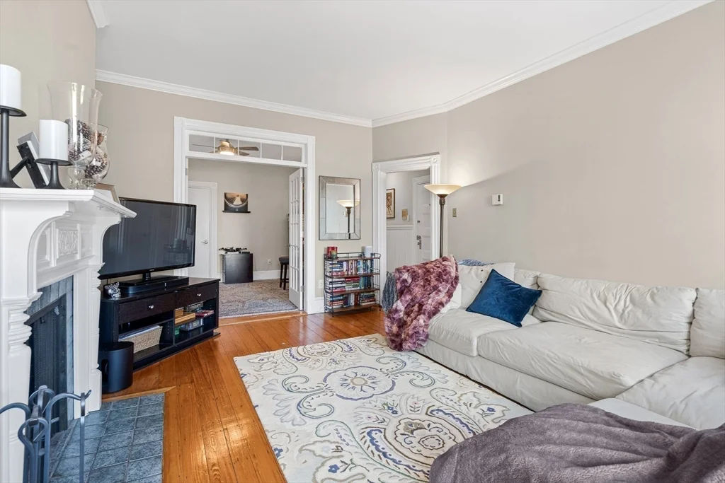 3 bed, 1 bath apartment for rent at 33 Kent St Unit 5, Brookline Village — photo 6 of 14