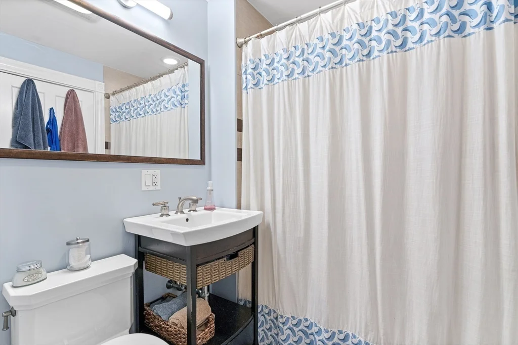 3 bed, 1 bath apartment for rent at 33 Kent St Unit 5, Brookline Village — photo 13 of 14