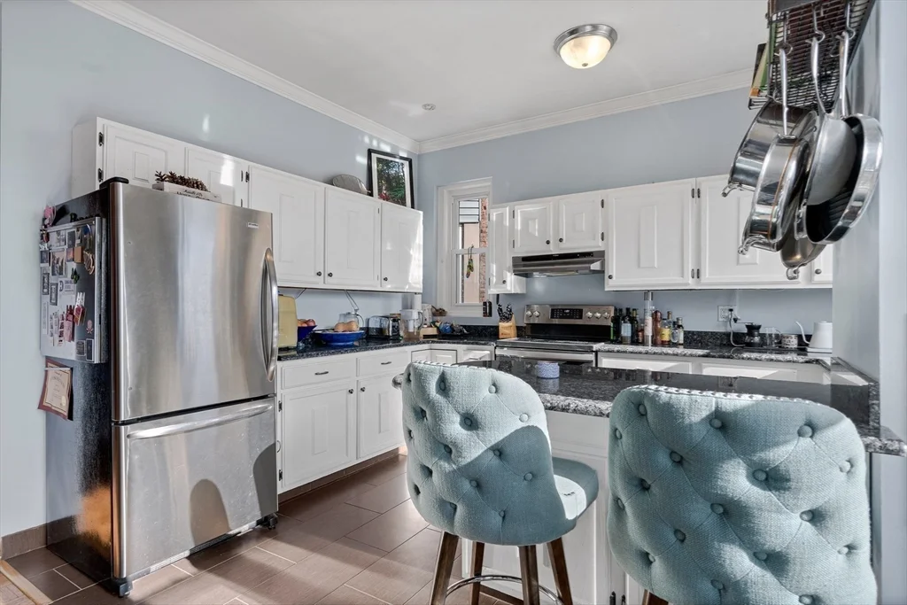 3 bed, 1 bath apartment for rent at 33 Kent St Unit 5, Brookline Village — photo 2 of 14