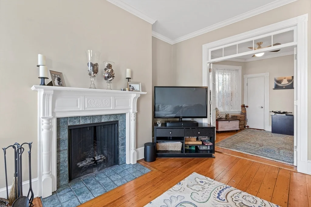 3 bed, 1 bath apartment for rent at 33 Kent St Unit 5, Brookline Village — photo 4 of 14
