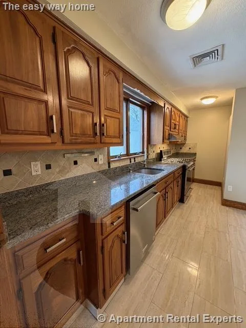 2 bed, 1 bath apartment for rent at 33 Lafayette St Unit 2, East Arlington — photo 2 of 29