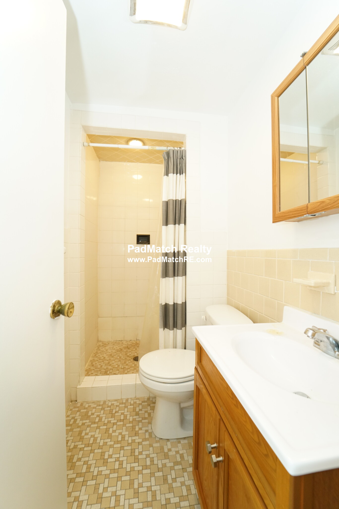 2 bed, 2 bath apartment for rent at 33 Lancaster Ter Unit 201, Corey Hill — photo 4 of 16