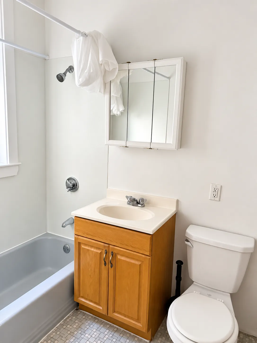 2 bed, 2 bath apartment for rent at 33 Lancaster Ter Unit 204, Corey Hill — photo 4 of 13