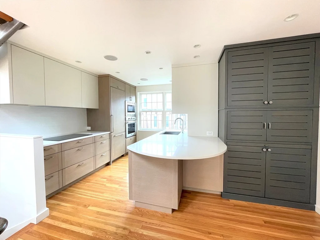 2 bed, 2 bath apartment for rent at 33 Lawrence St Unit Penthouse, South End — photo 18 of 40