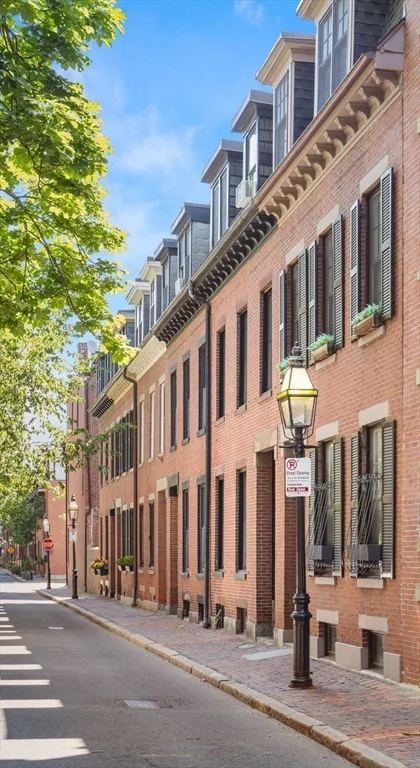 2 bed, 2 bath apartment for rent at 33 Lawrence St Unit Penthouse, South End — photo 38 of 40