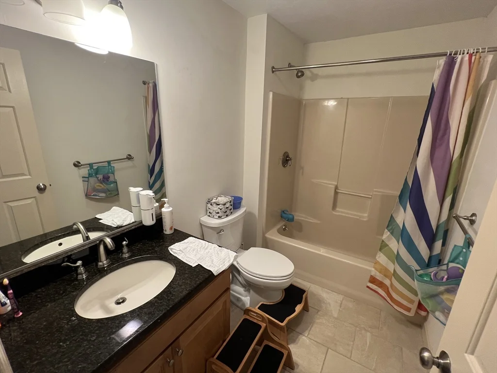 3 bed, 2 bath apartment for rent at 33 Lenglen Rd Unit 33, Newton — photo 7 of 9