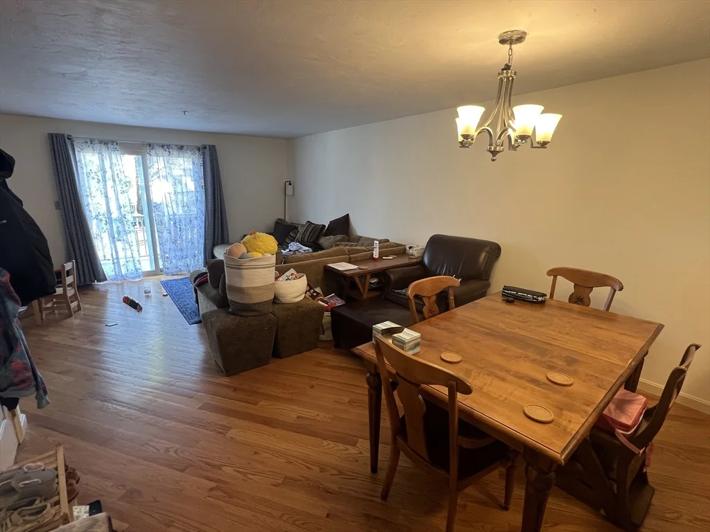 3 bed, 2 bath apartment for rent at 33 Lenglen Rd Unit 33, Newton — photo 4 of 9