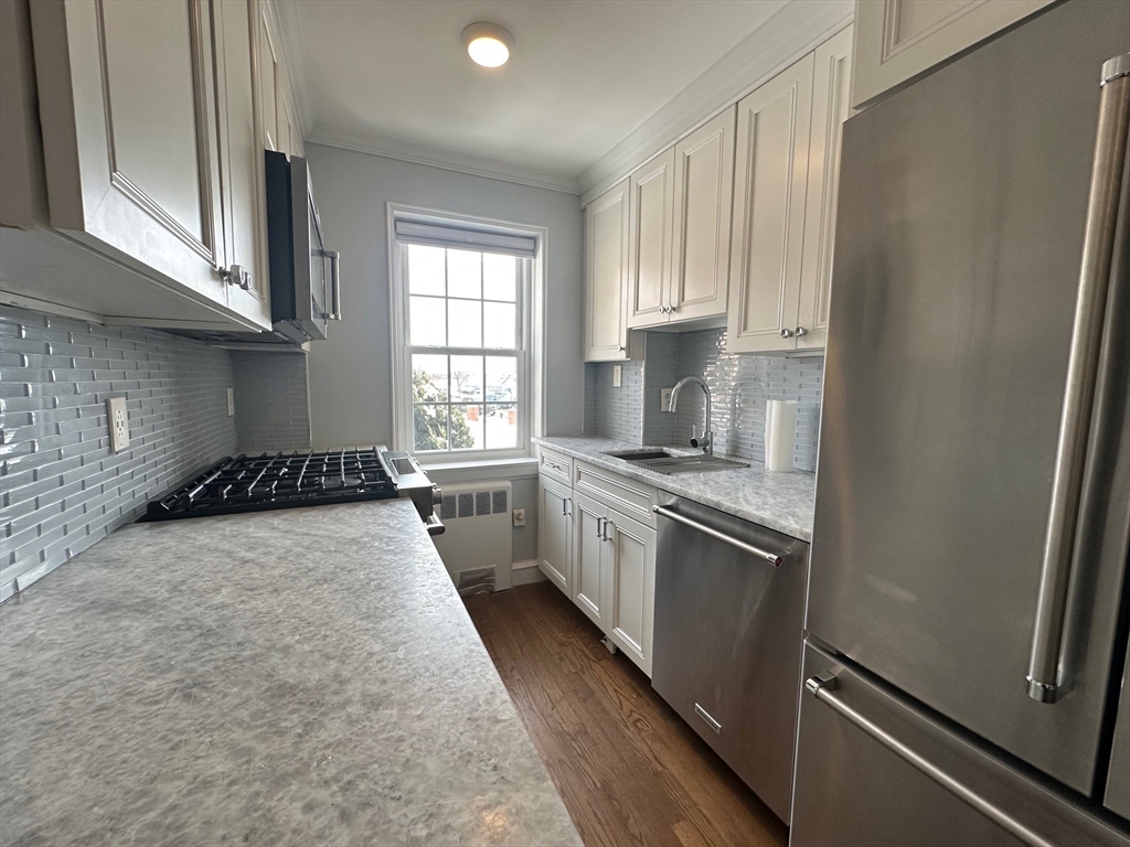 1 bed, 1 bath apartment for rent at 33 Lennon Ct Unit 31, South Boston — photo 2 of 12