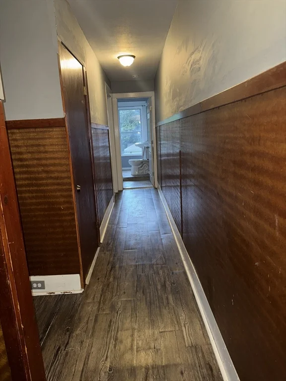 4 bed, 1 bath apartment for rent at 33 Lincoln Unit 33, Holyoke — photo 2 of 11