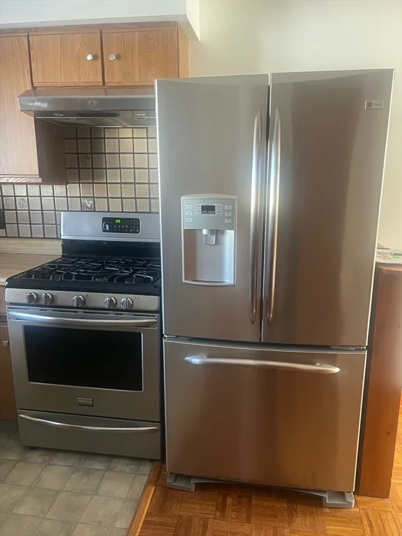2 bed, 1 bath apartment for rent at 33 Linden St Unit F, Fall River — photo 2 of 6
