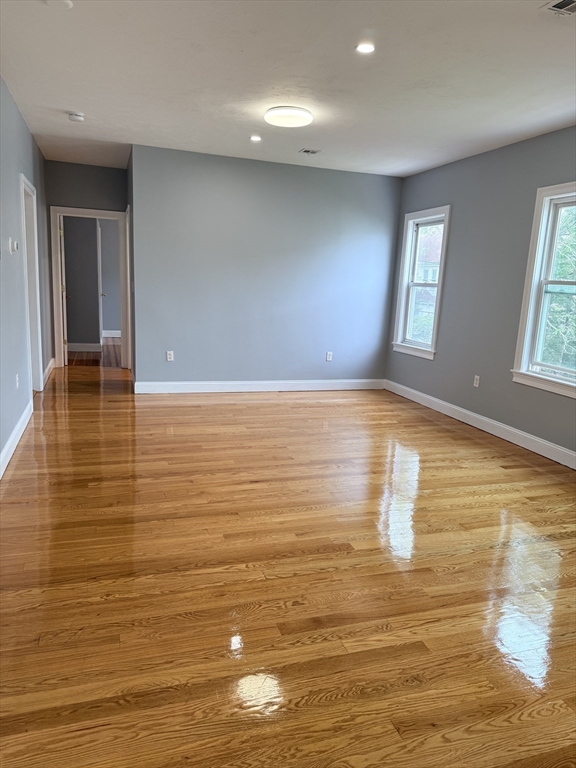 3 bed, 1 bath apartment for rent at 33 Lithgow Unit 2, Dorchester — photo 8 of 13