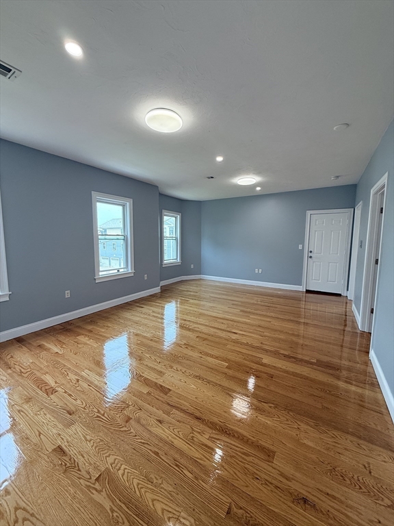 3 bed, 1 bath apartment for rent at 33 Lithgow Unit 2, Dorchester — photo 7 of 13