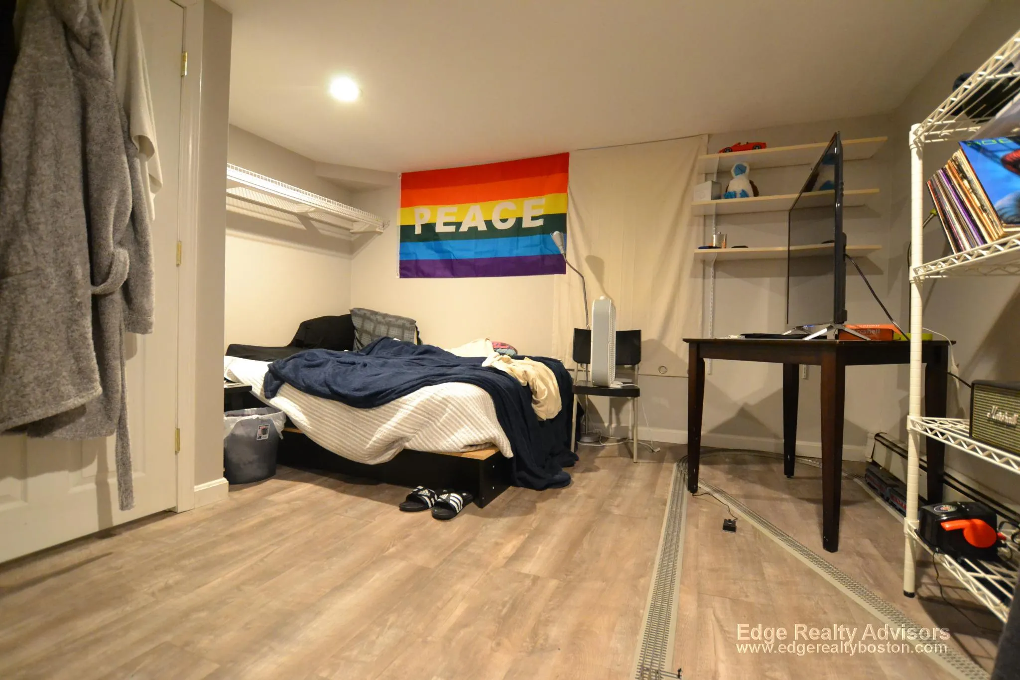 5 bed, 2 bath apartment for rent at 33 Long Ave Unit 1, Brighton — photo 9 of 12