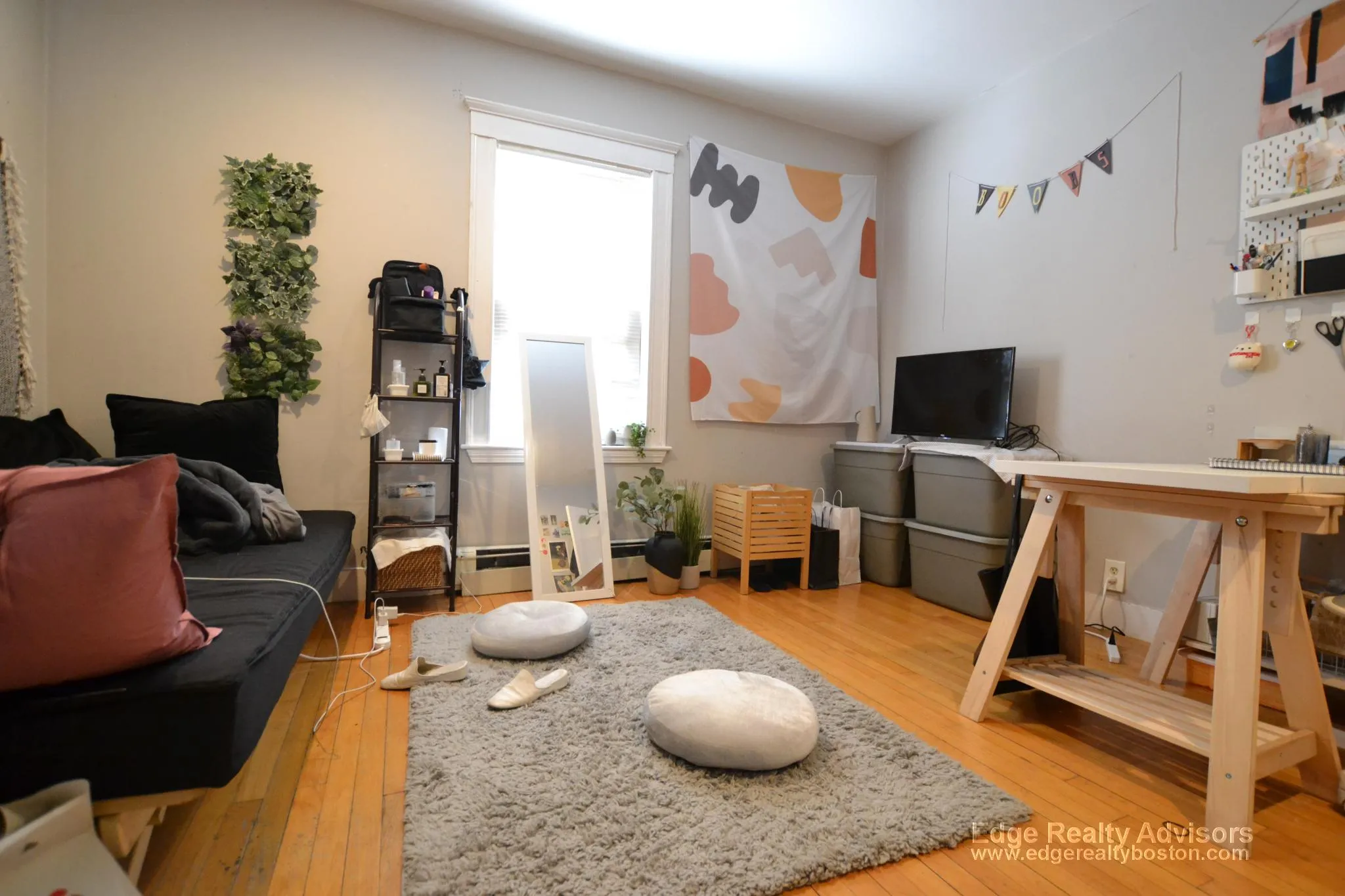 5 bed, 2 bath apartment for rent at 33 Long Ave Unit 1, Brighton — photo 8 of 12