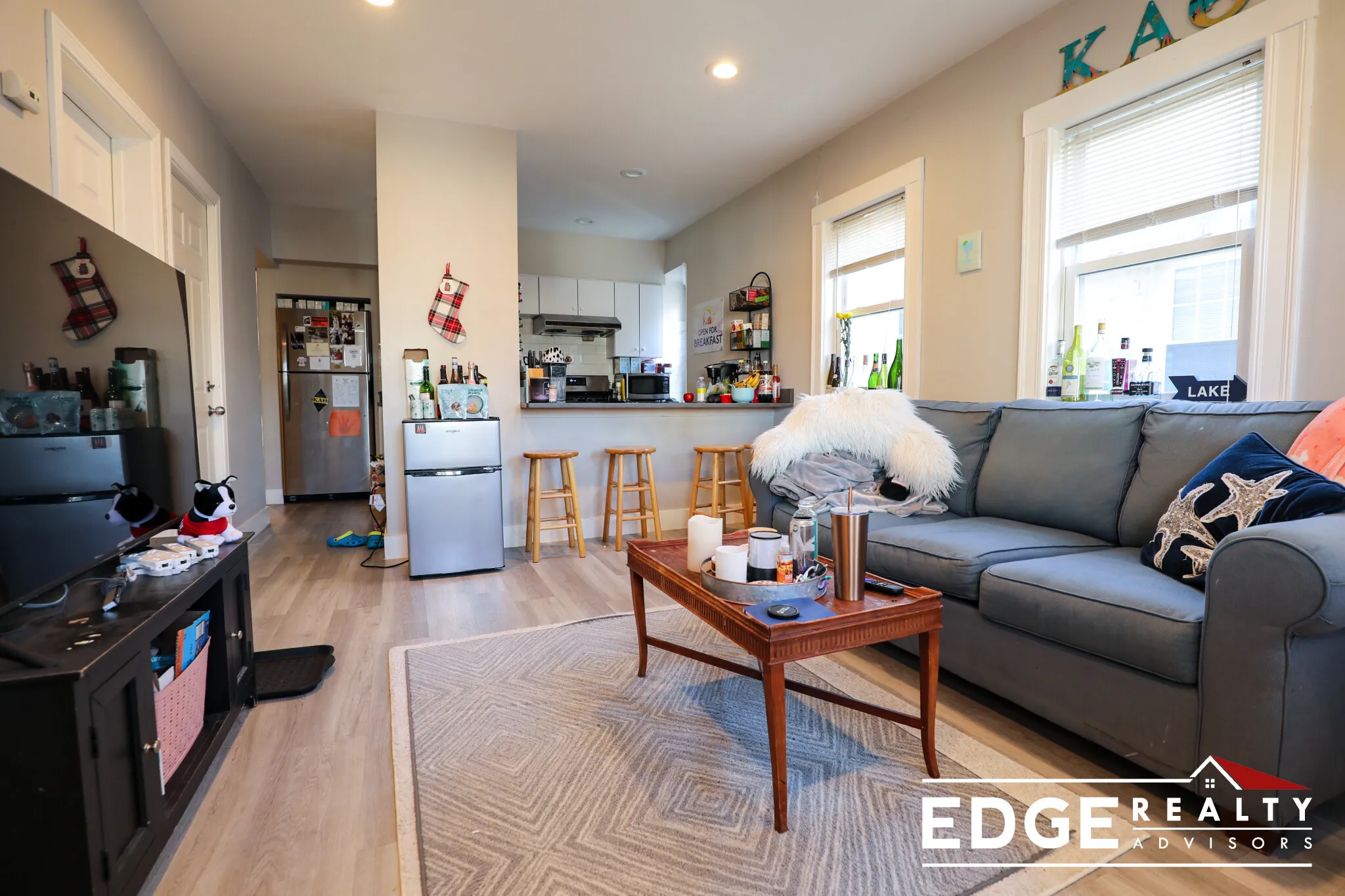 4 bed, 1.5 bath apartment for rent at 33 Long Ave Unit 2, Allston — photo 1 of 12