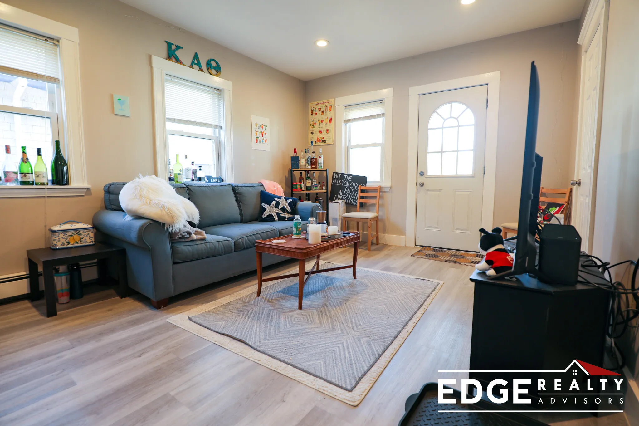 4 bed, 1.5 bath apartment for rent at 33 Long Ave Unit 2, Allston — photo 3 of 12