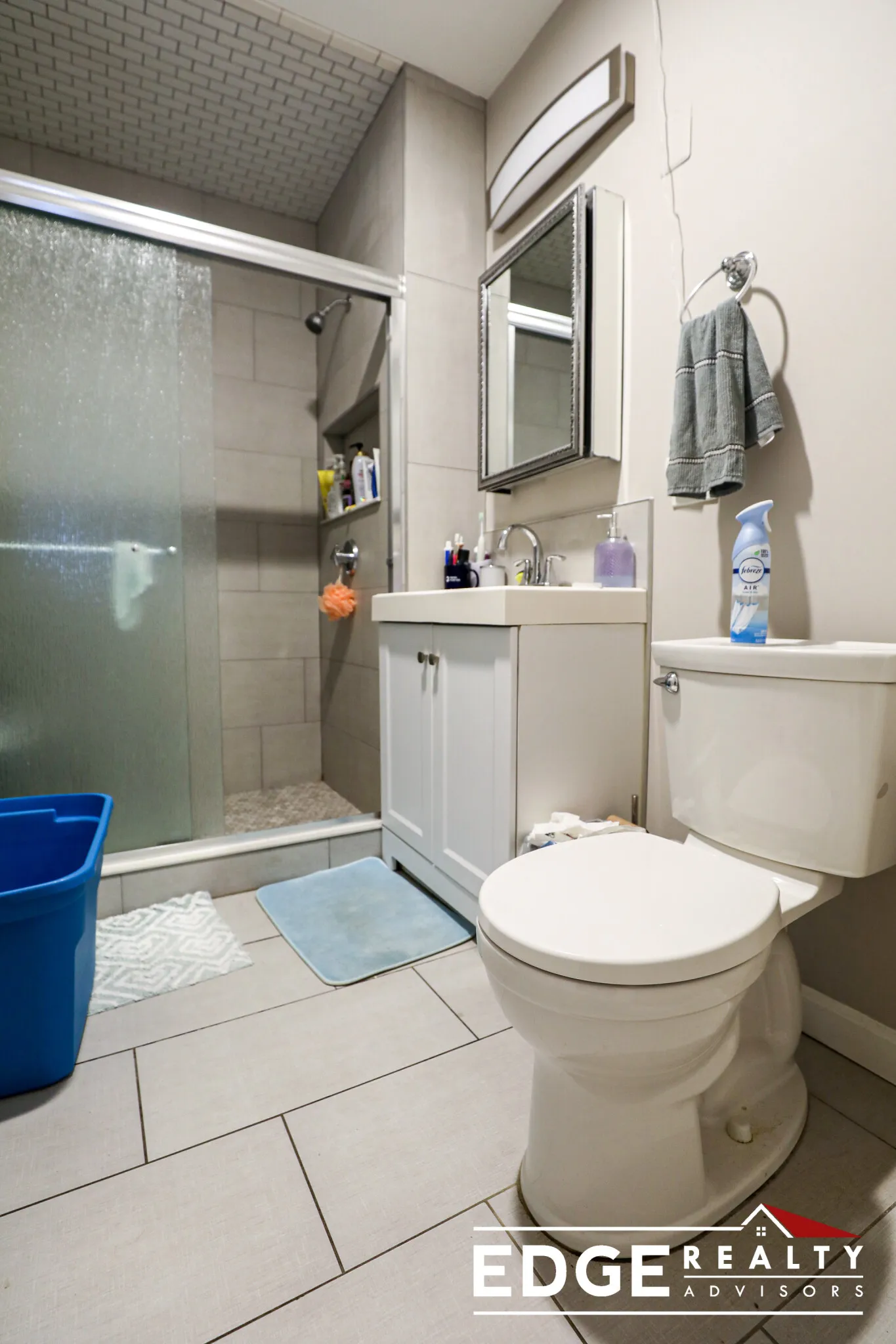 4 bed, 1.5 bath apartment for rent at 33 Long Ave Unit 2, Allston — photo 10 of 12