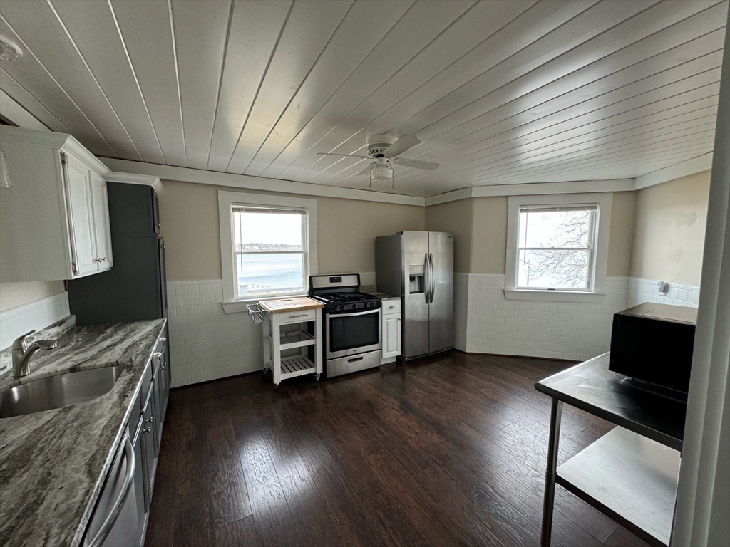 3 bed, 2 bath apartment for rent at 33 Lothrop St Unit 2nd fl, Beverly — photo 9 of 40