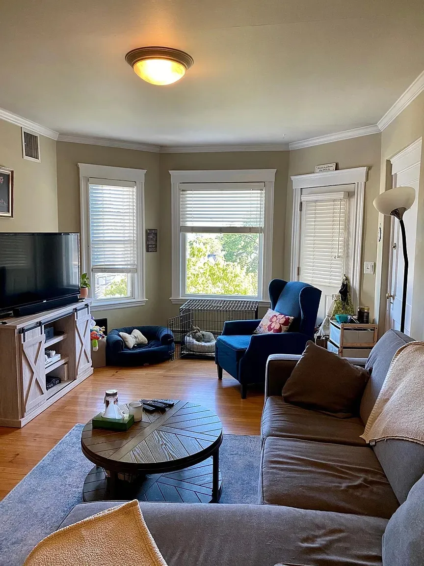2 bed, 1 bath apartment for rent at 33 Main St Unit 5, Winter Hill — photo 4 of 16
