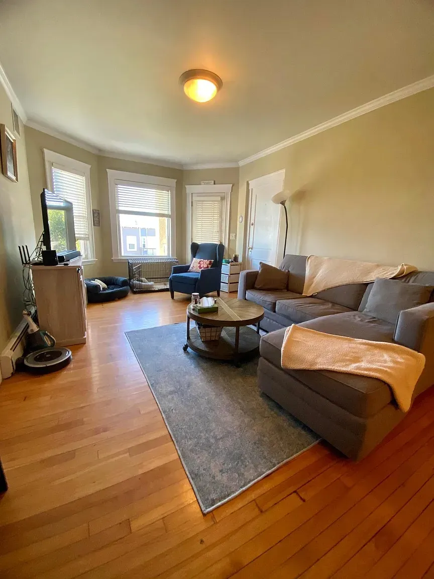 2 bed, 1 bath apartment for rent at 33 Main St Unit 5, Winter Hill — photo 1 of 16